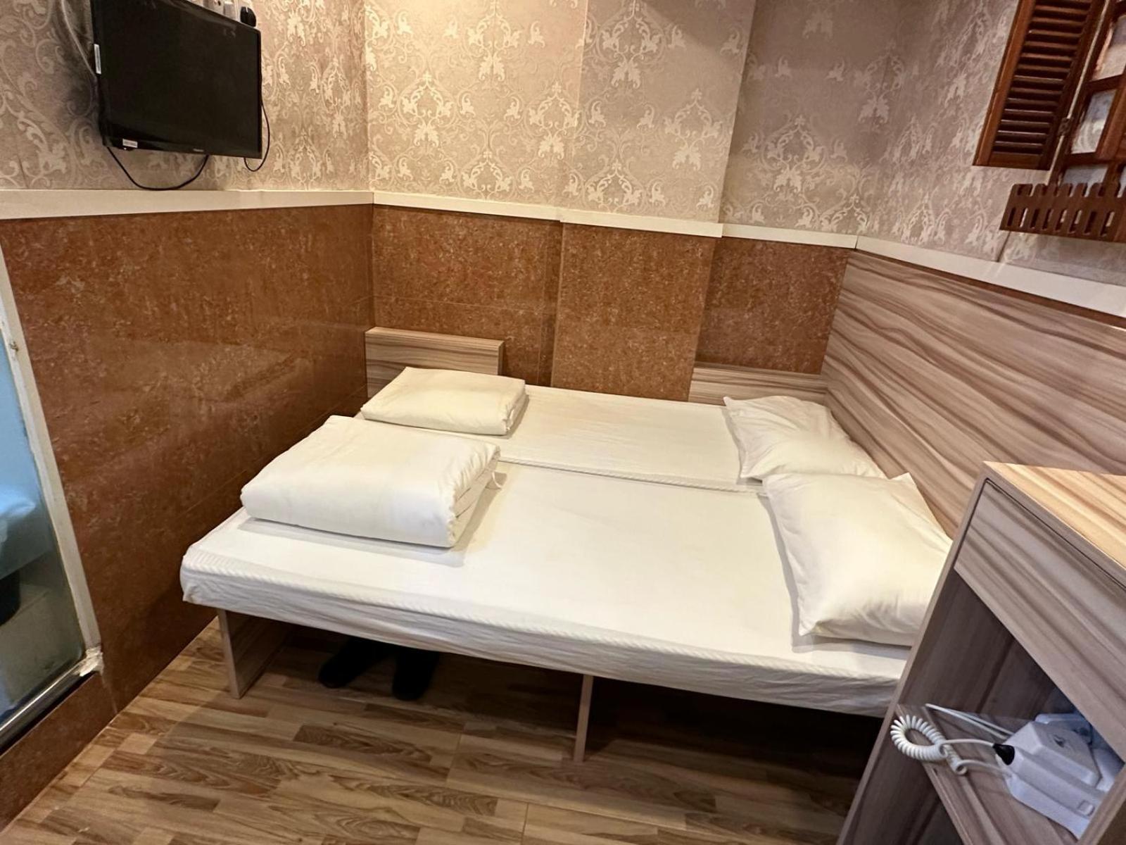 Hop Inn On Nathan Road Гонконг Экстерьер фото